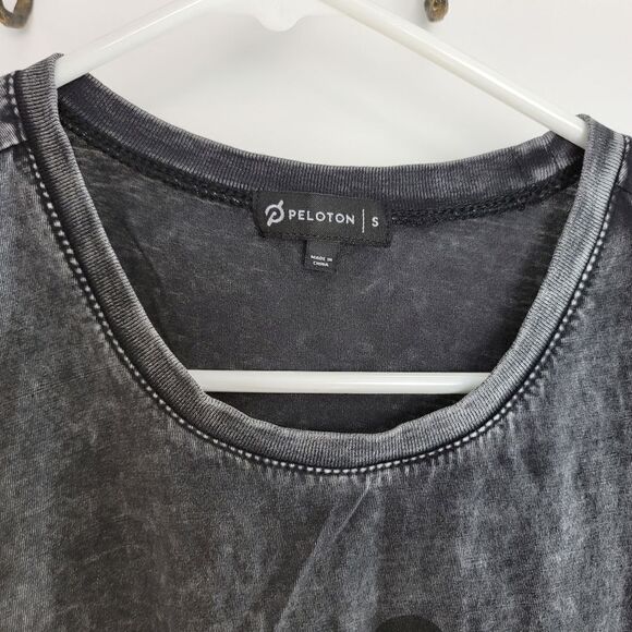 Peloton sleeveless acid washed black tee - Picture 5 of 6
